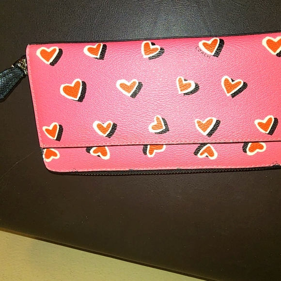 New COACH Ltd. Edition Harley Valentine's Heart Accordion Zip Wallet Pink Hearts - Picture 10 of 10